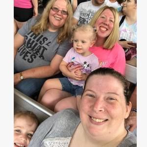 Meet your Posher, Stacey